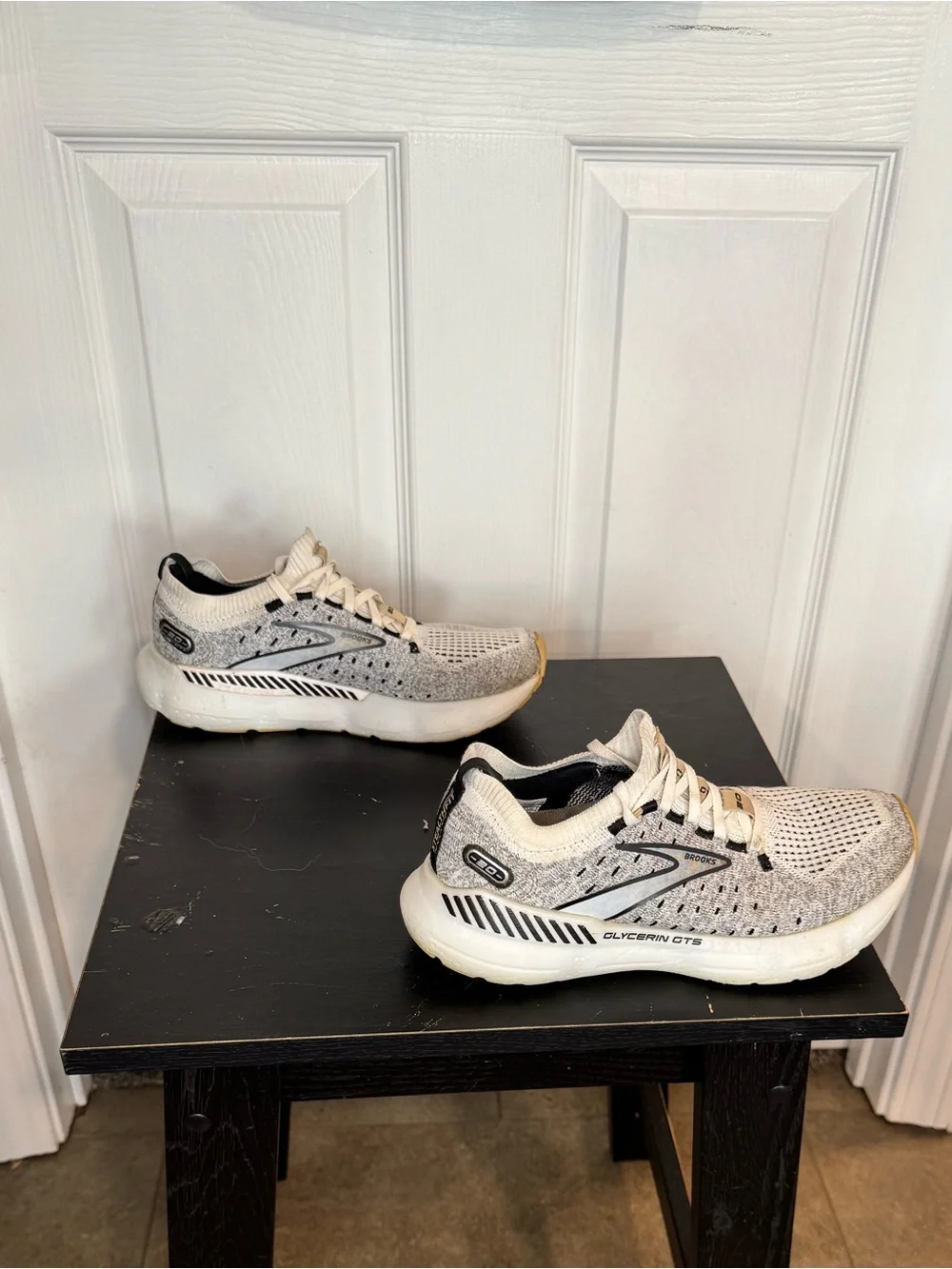 Women’s Brooks Glycerin StealthFit GTS 20 Tennis Shoes size 7